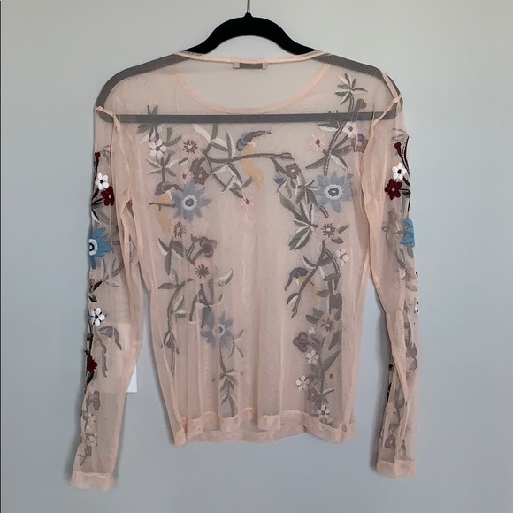 ⭐️SOLD⭐️Sheer Embroidered Top - Picture 3 of 4